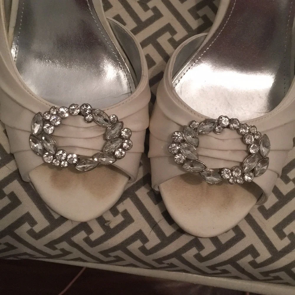 Ivory Formal Shoes - Picture 4 of 4